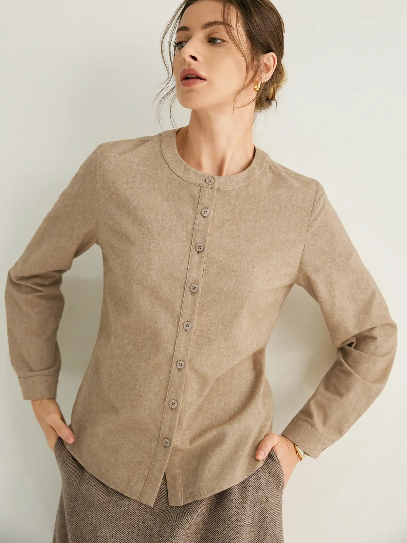 Crew Neck Tailored Fit Retro Brushed Blouse