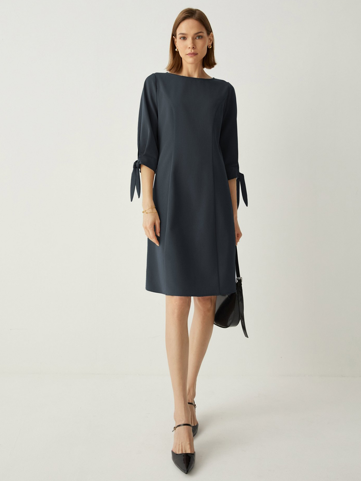 Recycled-Fiber-Blend Tie-Cuff 3/4 Sleeves Classic Shift Dress